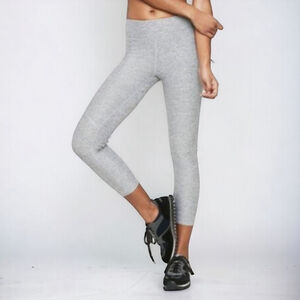 Outdoor Voices High Waisted Striped Warm Up Crop Leggings Grey sz S Activewear